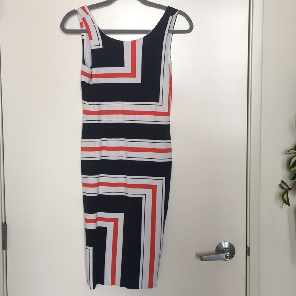 H&M sleeveless stripped midi dress.